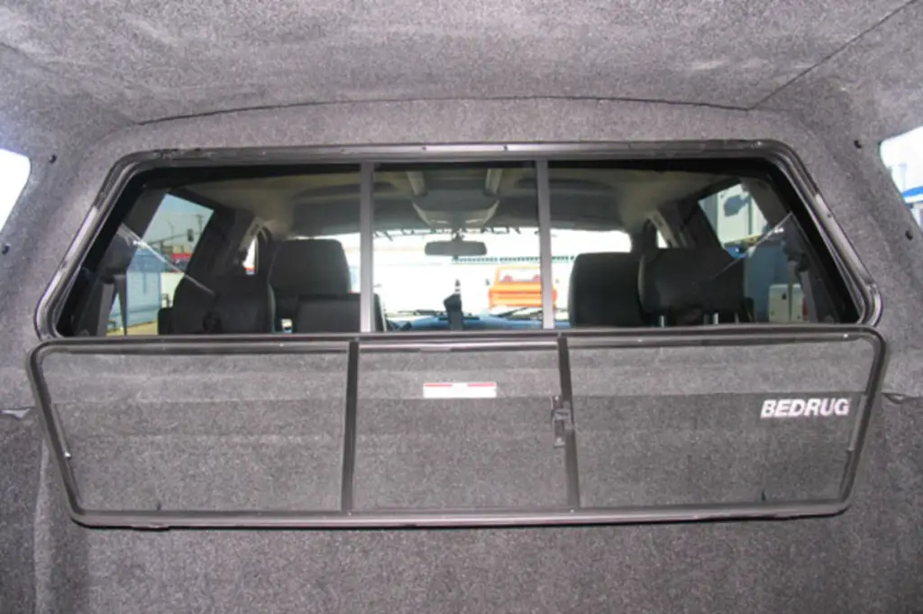 Clean Windows Between Truck Cab And Cap